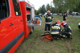 Pokazy strażackie urozmaiciły motocyklowe mistrzostwa